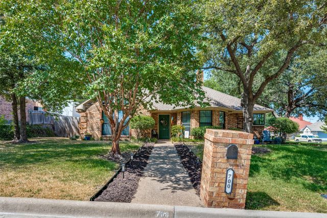 700 Reese Lane, Hurst, TX 76054