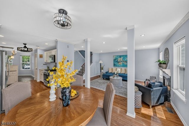 303 Cobblestone Ct, South Brunswick Twp., NJ 08852