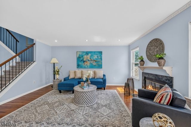 303 Cobblestone Ct, South Brunswick Twp., NJ 08852