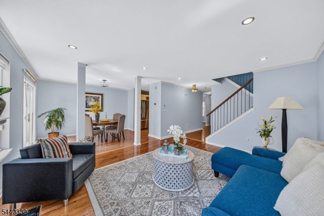 303 Cobblestone Ct, South Brunswick Twp., NJ 08852