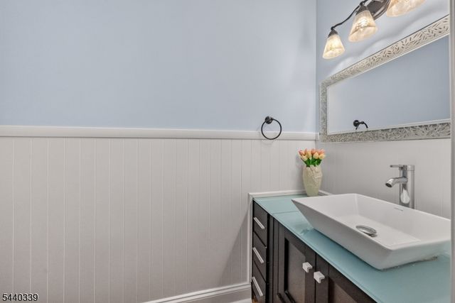 303 Cobblestone Ct, South Brunswick Twp., NJ 08852
