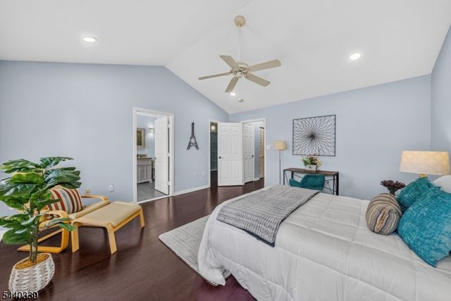 303 Cobblestone Ct, South Brunswick Twp., NJ 08852
