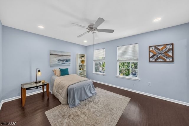 303 Cobblestone Ct, South Brunswick Twp., NJ 08852