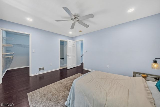 303 Cobblestone Ct, South Brunswick Twp., NJ 08852
