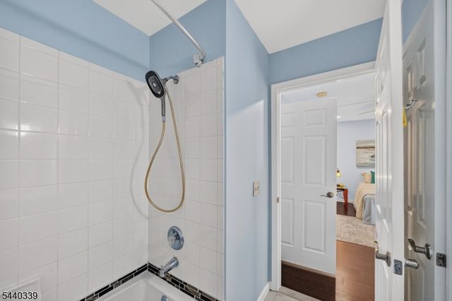 303 Cobblestone Ct, South Brunswick Twp., NJ 08852