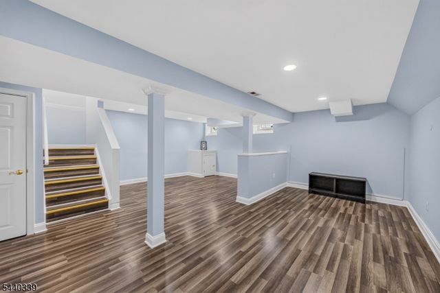 303 Cobblestone Ct, South Brunswick Twp., NJ 08852