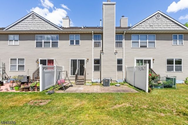 303 Cobblestone Ct, South Brunswick Twp., NJ 08852