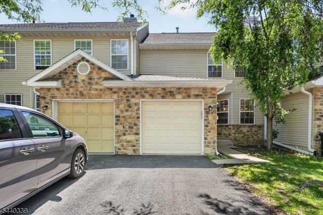 303 Cobblestone Ct, South Brunswick Twp., NJ 08852