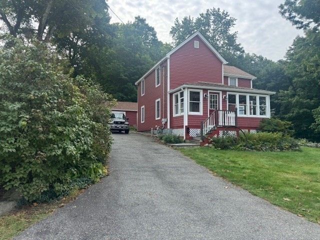 28 Bedford Road, Woburn, MA 01801