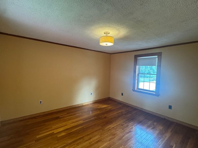 28 Bedford Road, Woburn, MA 01801