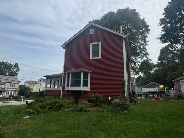 28 Bedford Road, Woburn, MA 01801