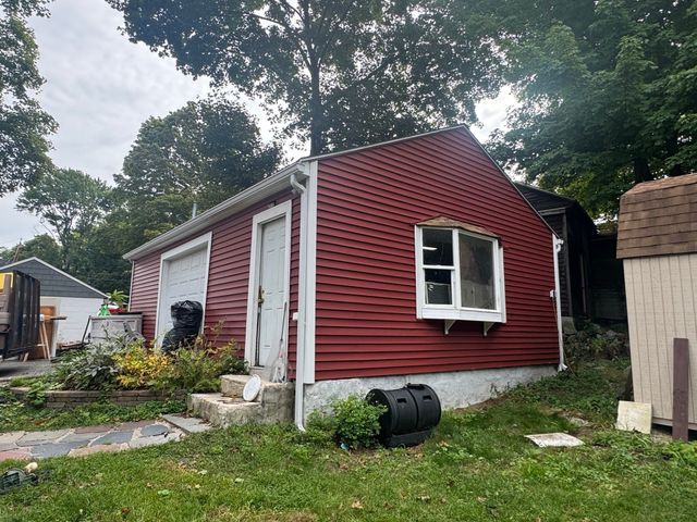 28 Bedford Road, Woburn, MA 01801