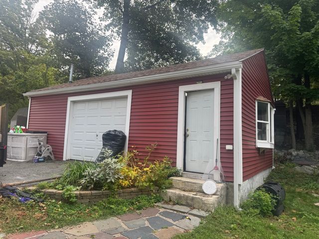 28 Bedford Road, Woburn, MA 01801