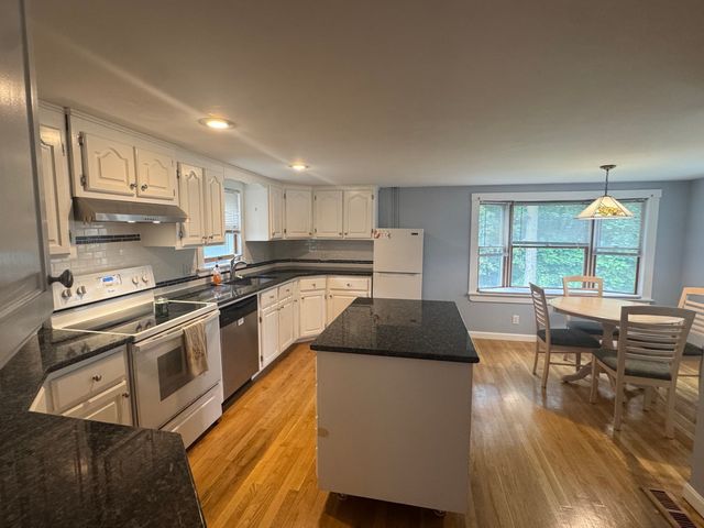 28 Bedford Road, Woburn, MA 01801