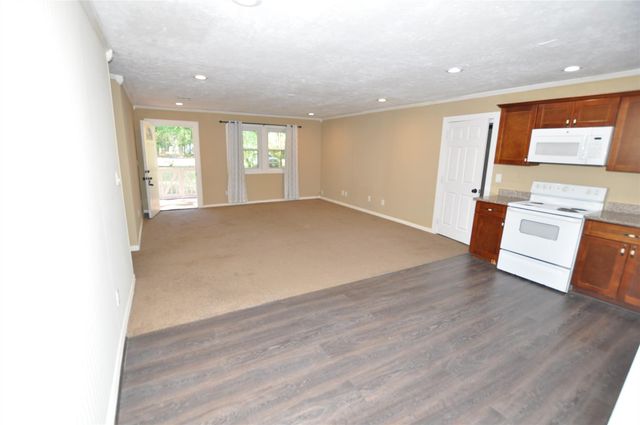 208 Blue Lake Drive, Huffman, TX 77336