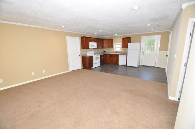 208 Blue Lake Drive, Huffman, TX 77336