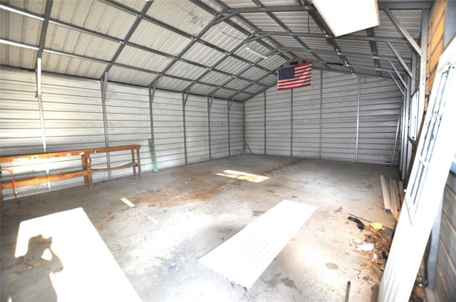 208 Blue Lake Drive, Huffman, TX 77336