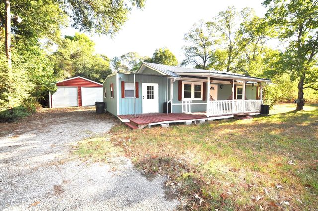 208 Blue Lake Drive, Huffman, TX 77336