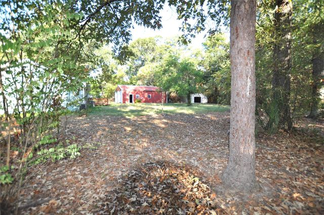 208 Blue Lake Drive, Huffman, TX 77336