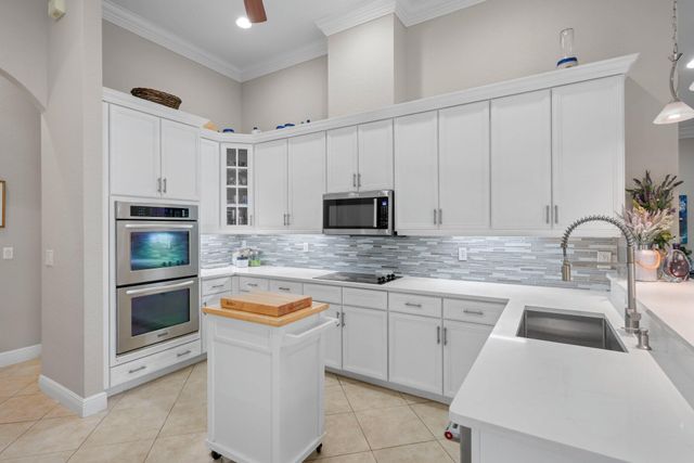 10812 Castle Oak Drive, Boynton Beach, FL 33473