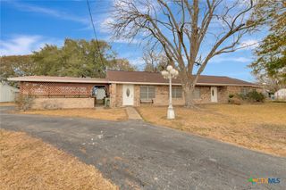 1840 Loop 522, Ganado, TX 77962