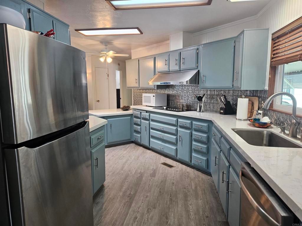 Image 7 of property listing at 276 N El Camino Real 104, Oceanside, CA 92058