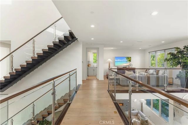 61 Iluna, Irvine, CA 92618