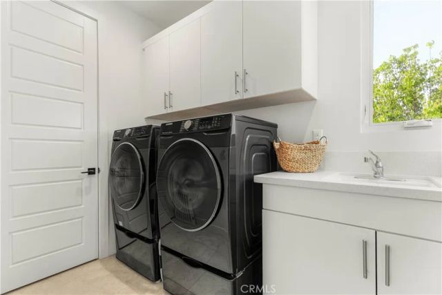 61 Iluna, Irvine, CA 92618
