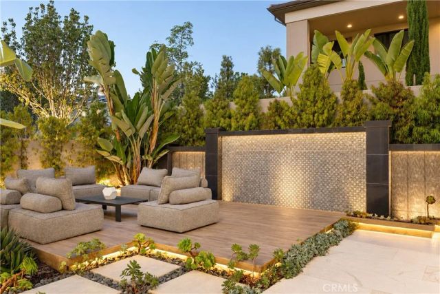 61 Iluna, Irvine, CA 92618