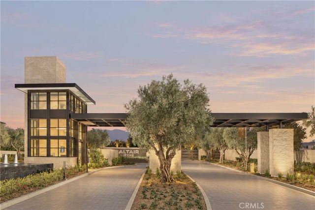 61 Iluna, Irvine, CA 92618