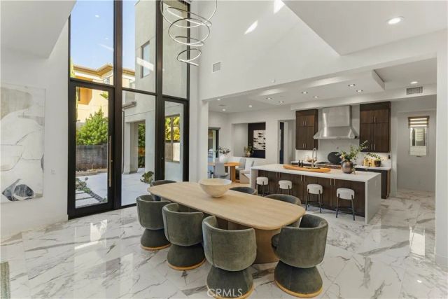 61 Iluna, Irvine, CA 92618