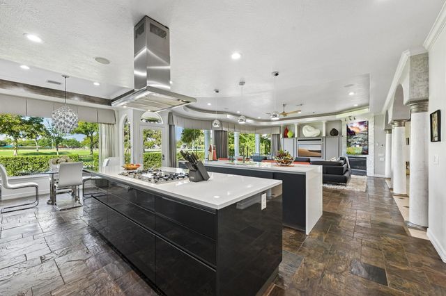 6 Farrell Ridge Drive, Sugar Land, TX 77479