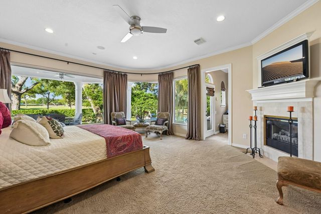 6 Farrell Ridge Drive, Sugar Land, TX 77479