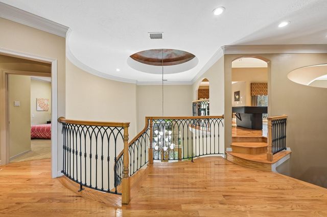 6 Farrell Ridge Drive, Sugar Land, TX 77479