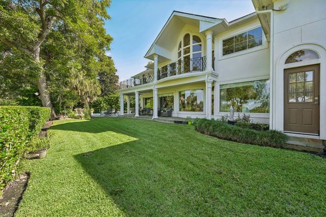 6 Farrell Ridge Drive, Sugar Land, TX 77479