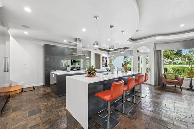 6 Farrell Ridge Drive, Sugar Land, TX 77479