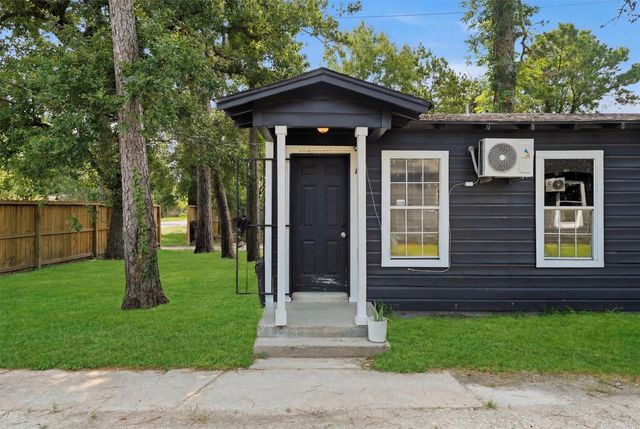 8034 Record Street B, Houston, TX 77028