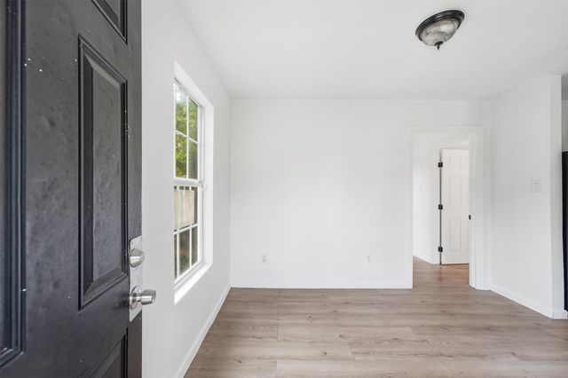 8034 Record Street B, Houston, TX 77028