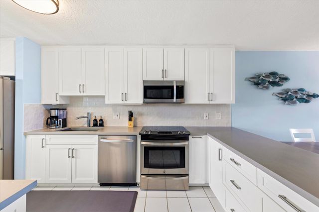 1901 S Roosevelt Blvd Apt 407W, Key West, FL 33040