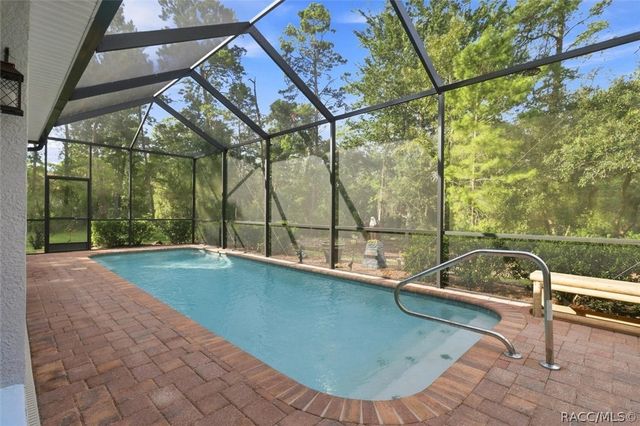 21 Lone Pine Street, Homosassa, FL 34446