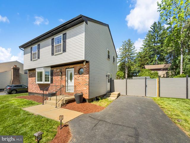4002 YORKTOWN DR, Upper Chichester, PA 19061