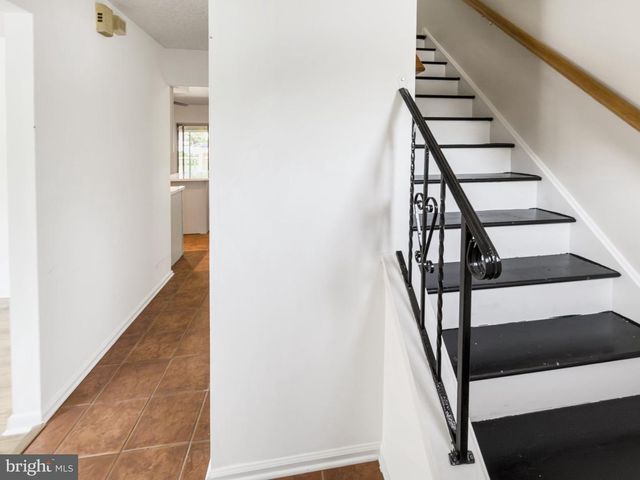 4002 YORKTOWN DR, Upper Chichester, PA 19061