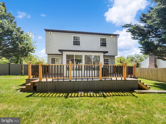 4002 YORKTOWN DR, Upper Chichester, PA 19061