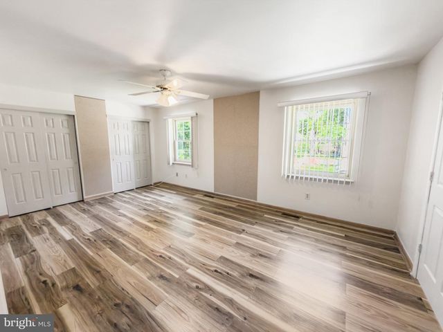 4002 YORKTOWN DR, Upper Chichester, PA 19061