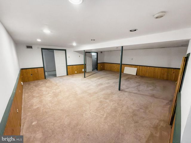 4002 YORKTOWN DR, Upper Chichester, PA 19061