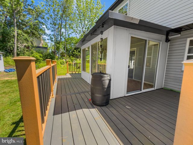 4002 YORKTOWN DR, Upper Chichester, PA 19061