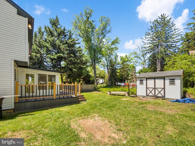4002 YORKTOWN DR, Upper Chichester, PA 19061