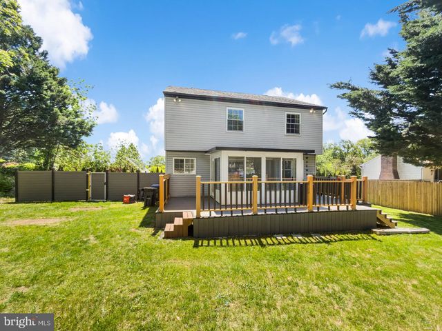 4002 YORKTOWN DR, Upper Chichester, PA 19061