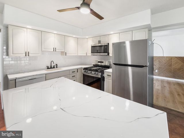 4002 YORKTOWN DR, Upper Chichester, PA 19061