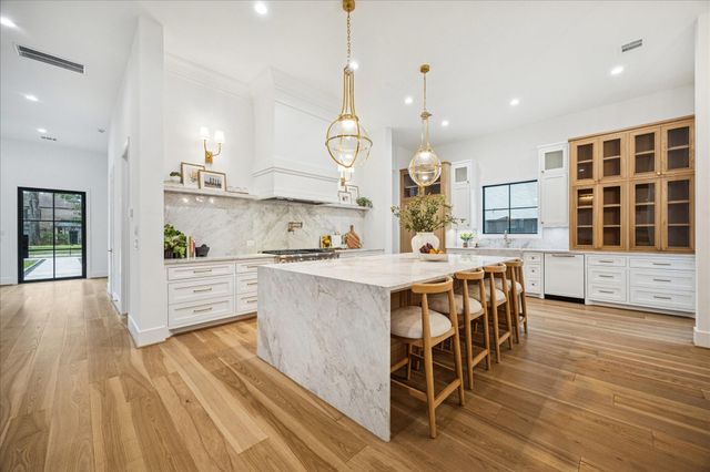 830 Azalea Street, Houston, TX 77018